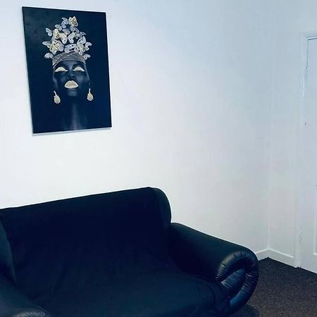 Comfortable Town House In Coventry City Centre Exterior foto