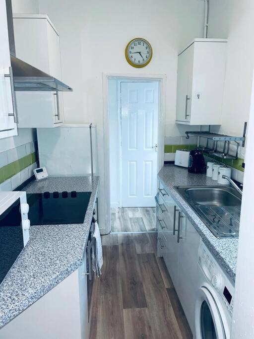 Comfortable Town House In Coventry City Centre Exterior foto