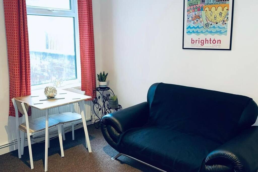 Comfortable Town House In Coventry City Centre Exterior foto