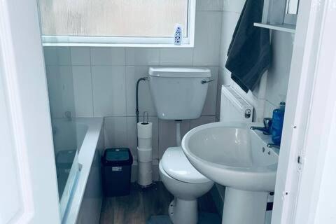 Comfortable Town House In Coventry City Centre Exterior foto